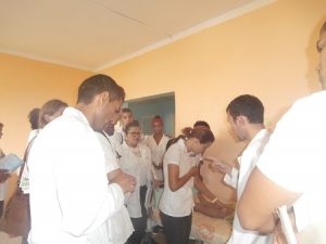 Estudiantes en el Hospital CQ Manuel Fajardo