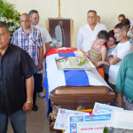 Centenares de trabajadores de la salud, pacientes y el pueblo santaclareño, dieron el último adiós al Dr. Eric Omar Pérez de Alejo Quesada, de 41 años, fallecido a causa del terremoto ocurrido en Ecuador.