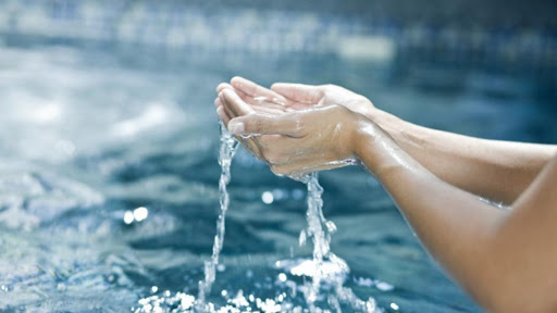 Agua, indispensable para la salud